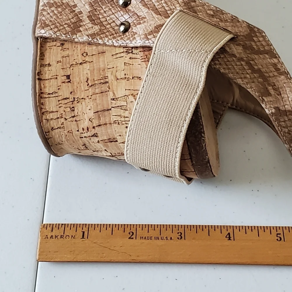 Beach by Matisse Point Break Platform Wedge Sandal Size 10 Snake Print Chunky